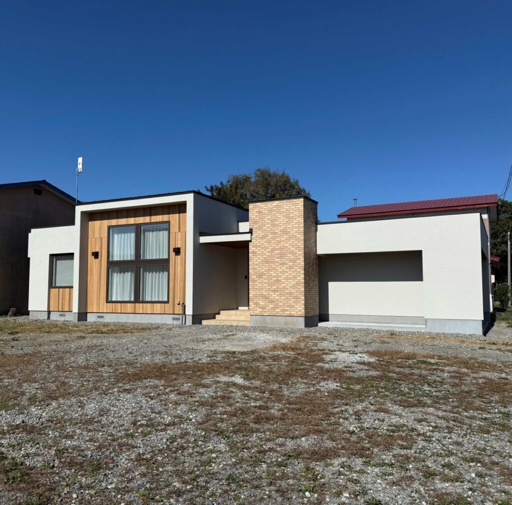 ダブルレースのホワイトインテリアの平屋が完成で