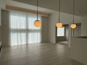 ダブルレースのホワイトインテリアの平屋が完成で