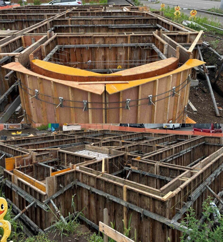 夏季休暇のお知らせと、ポストのお知らせ　インナーテラスの家